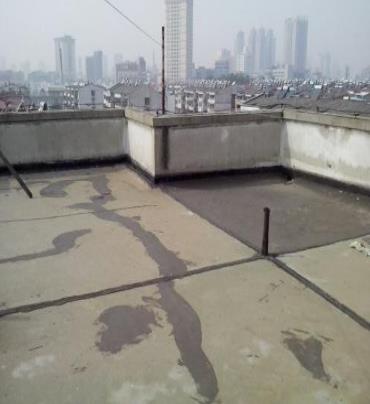 行唐漏水维修 楼顶漏水是什么原因，楼顶漏水维修方法是什么?